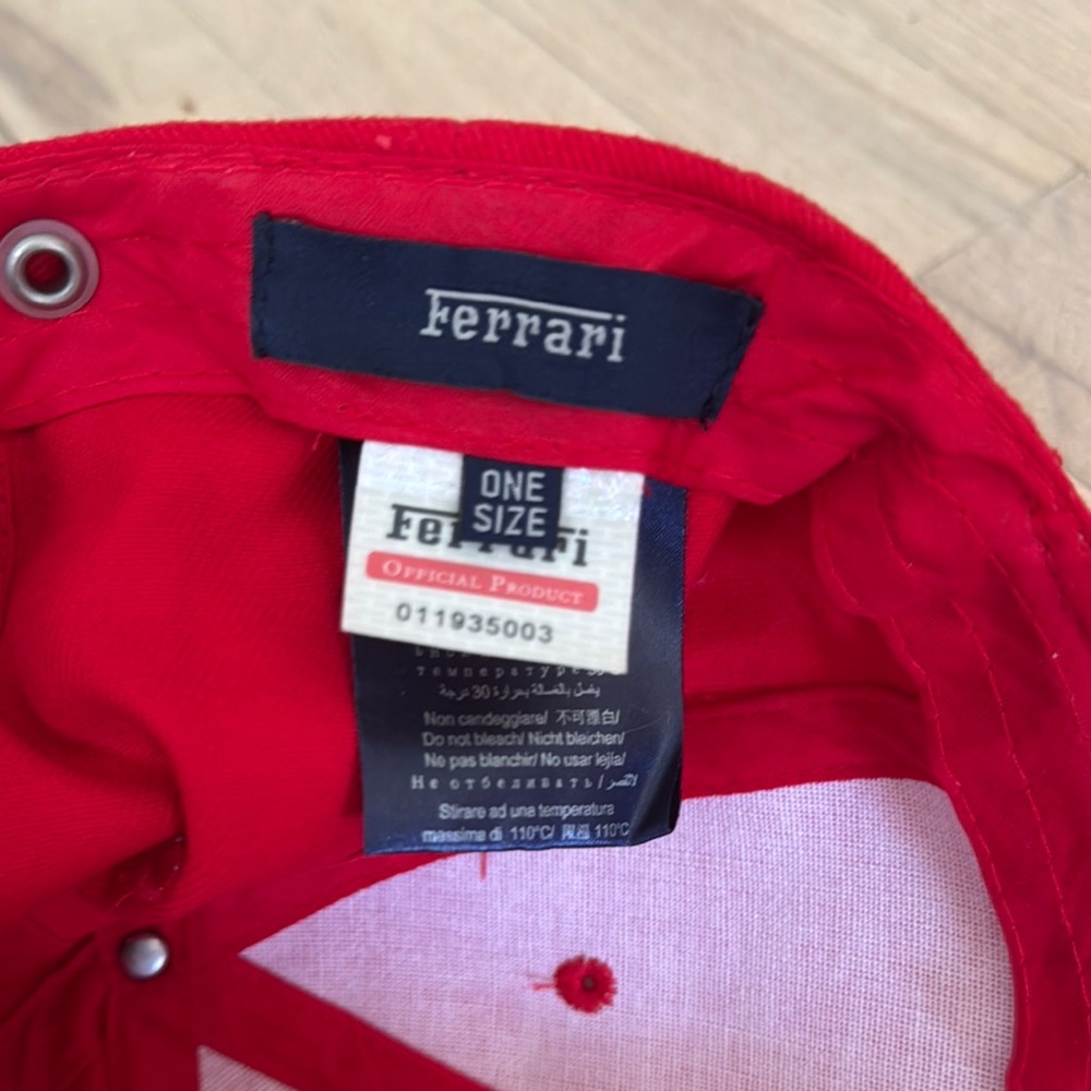Ferrari embroidered adjustable logo hat, red/silver - Picture 4 of 4